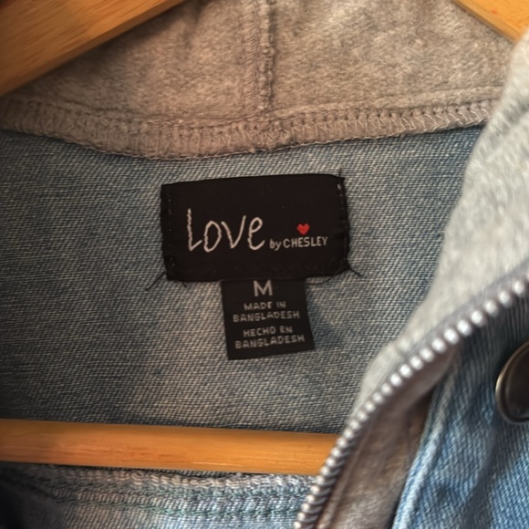 👖💙🦋🧵🫐Cropped Light Blue Denim Jacket with Hoodie - Picture 2 of 6